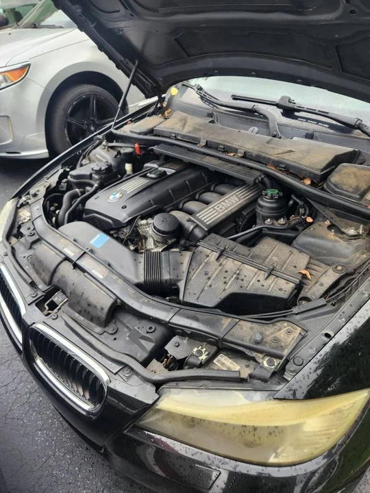 2009 BMW E90 3 Series Sedan - Image 12 of 14
