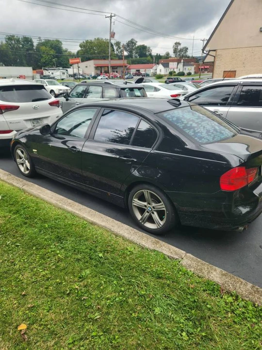2009 BMW E90 3 Series Sedan - Image 2 of 14