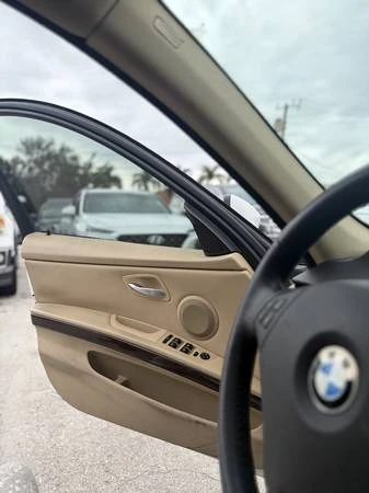2009 BMW E90 3 Series Sedan - Image 7 of 10