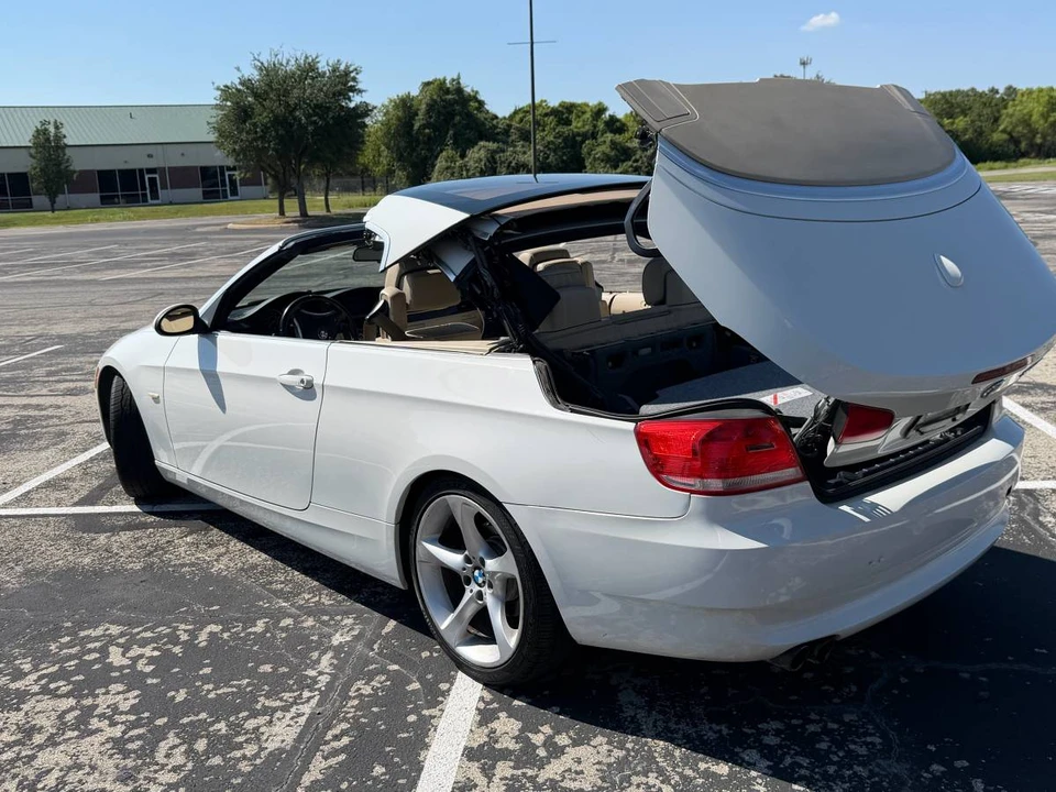 2009 BMW E93 3 Series Convertible - Image 16 of 21