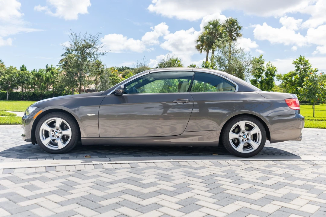 2009 BMW E93 3 Series Convertible - Image 11 of 31