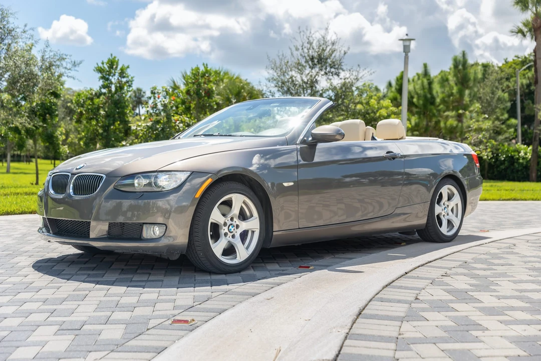 2009 BMW E93 3 Series Convertible - Image 2 of 31