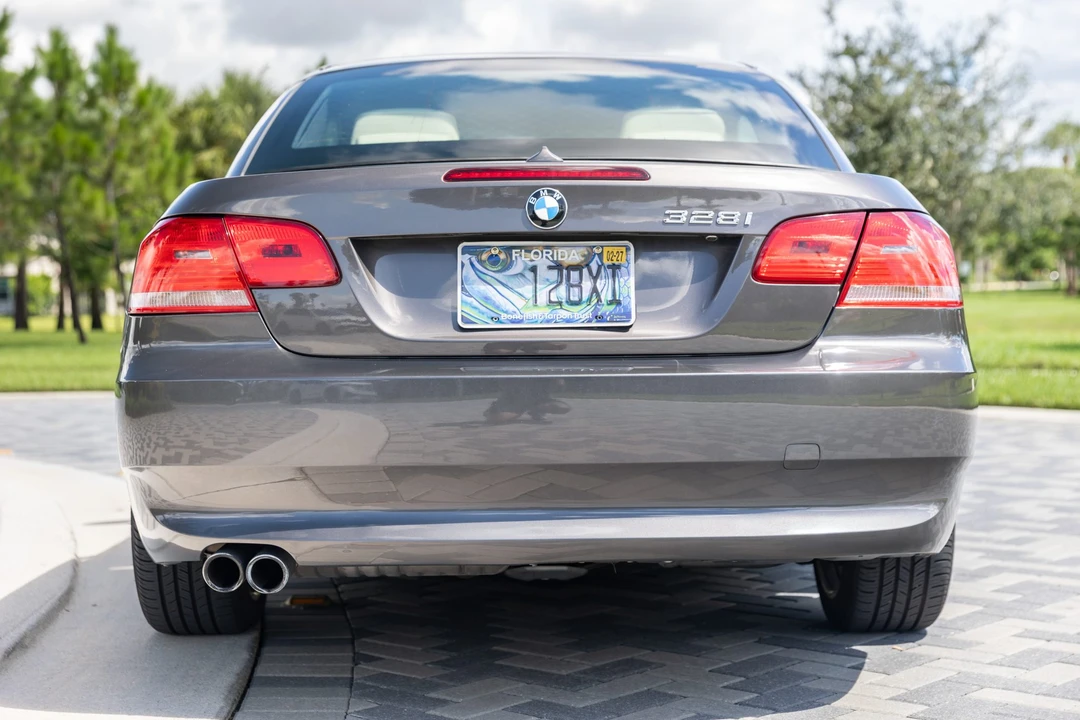 2009 BMW E93 3 Series Convertible - Image 14 of 31