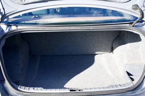 2009 BMW E90 3 Series Sedan - Image 14 of 15