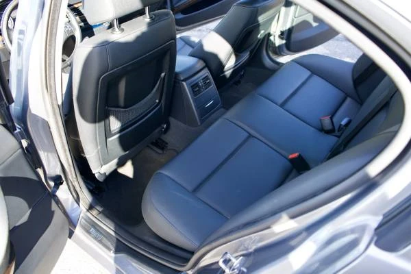 2009 BMW E90 3 Series Sedan - Image 9 of 15