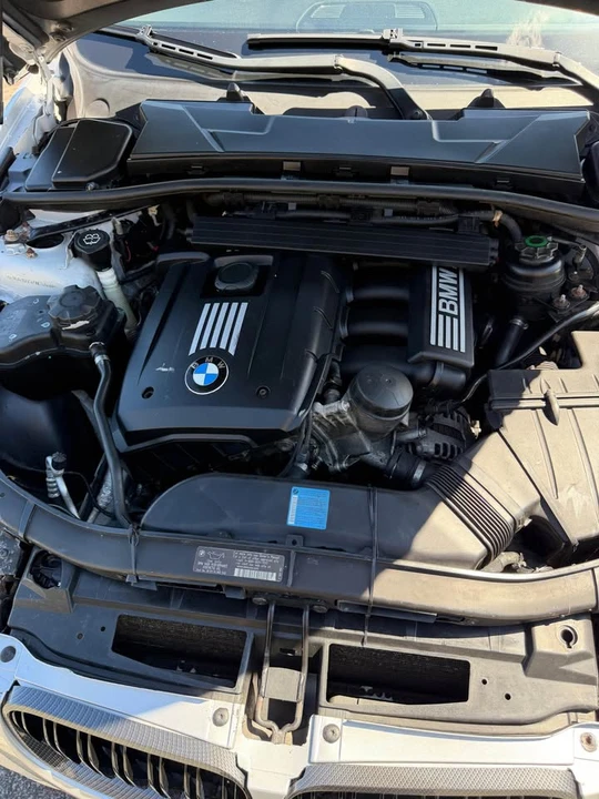 2009 BMW E90 3 Series Sedan - Image 6 of 12