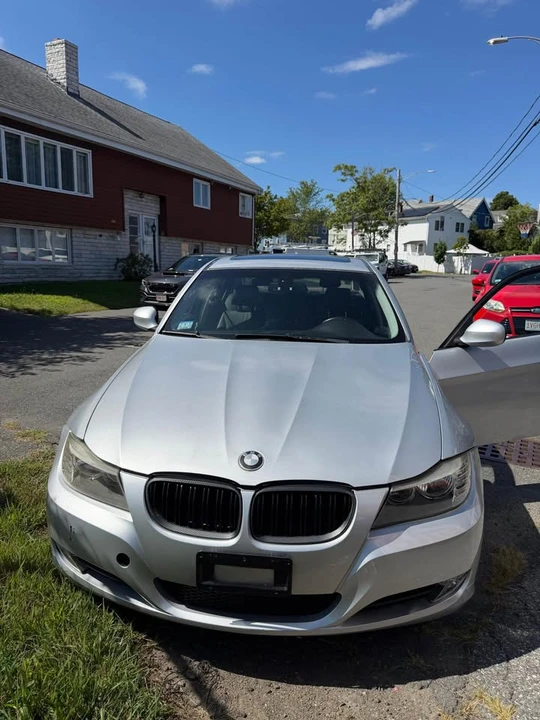 2009 BMW E90 3 Series Sedan - Image 3 of 12