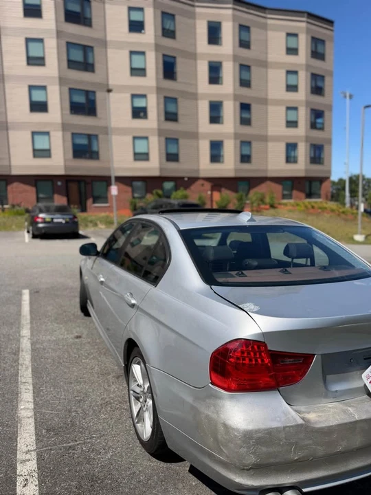 2009 BMW E90 3 Series Sedan - Image 4 of 12
