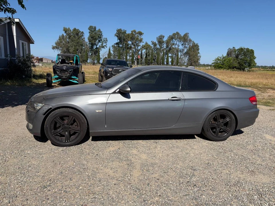 2009 BMW E90 3 Series Sedan - Image 2 of 8