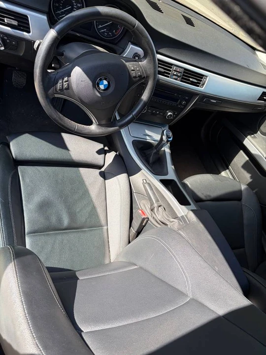 2009 BMW E90 3 Series Sedan - Image 7 of 8