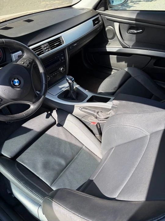 2009 BMW E90 3 Series Sedan - Image 6 of 8