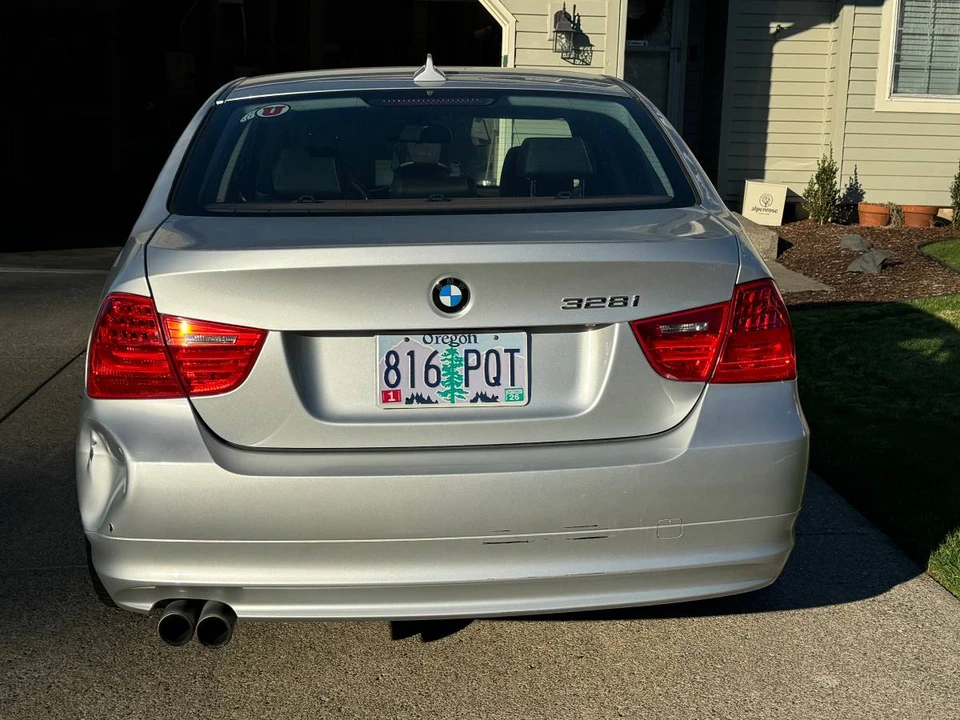 2009 BMW E90 3 Series Sedan - Image 4 of 6