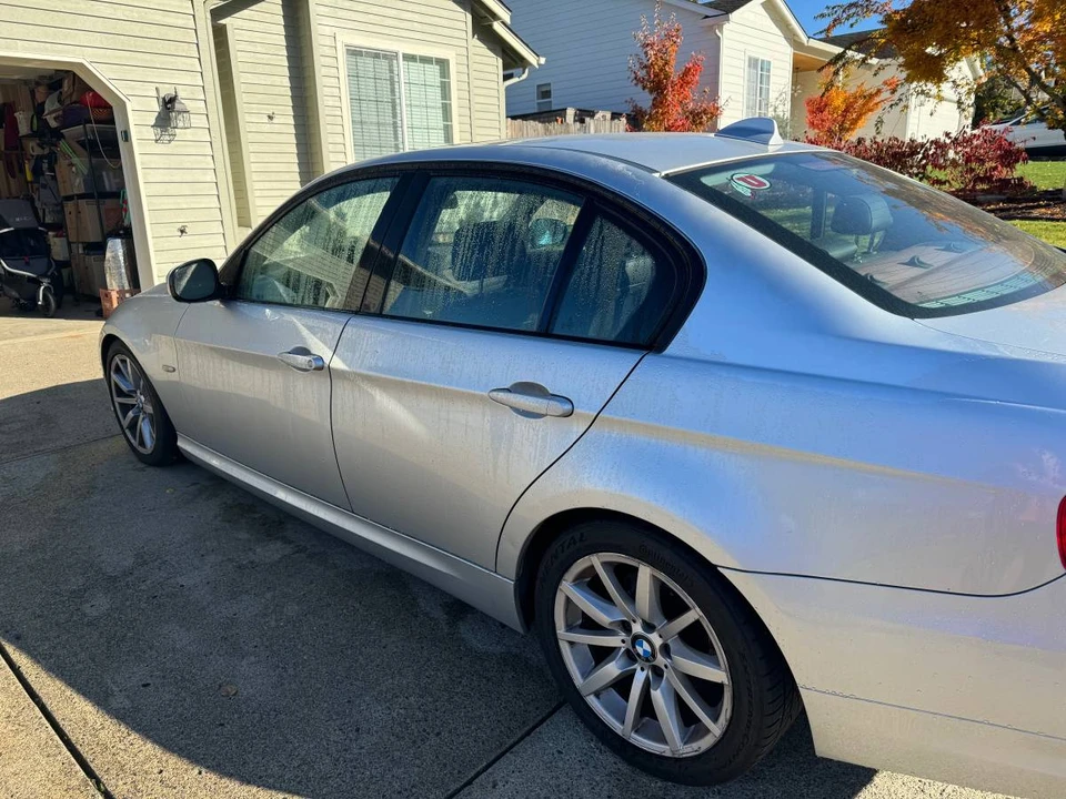 2009 BMW E90 3 Series Sedan - Image 5 of 6