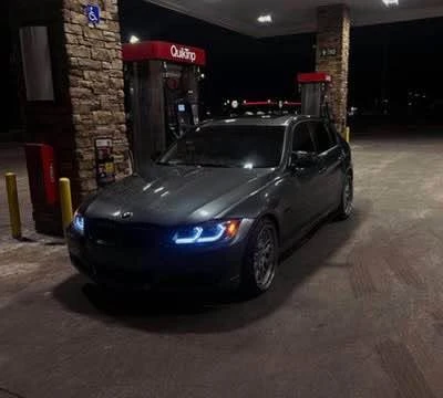 2009 BMW E90 3 Series Sedan - Image 2 of 3