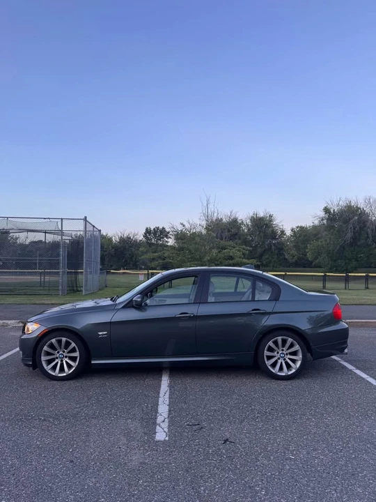 2009 BMW E90 3 Series Sedan - Image 9 of 19