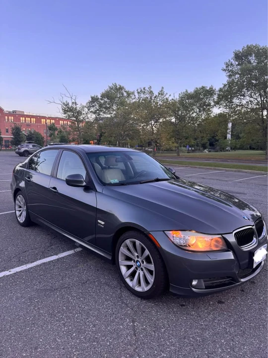 2009 BMW E90 3 Series Sedan - Image 4 of 19