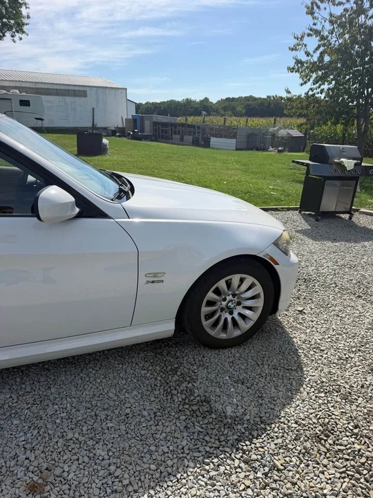 2009 BMW E90 3 Series Sedan - Image 4 of 10