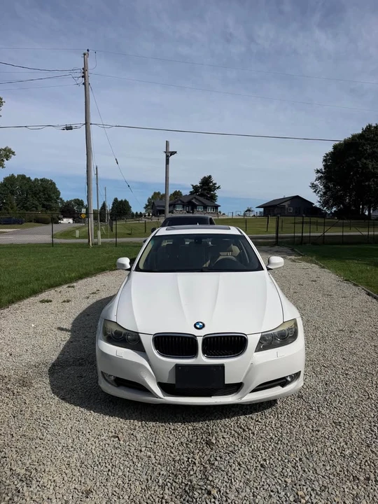 2009 BMW E90 3 Series Sedan - Image 2 of 10