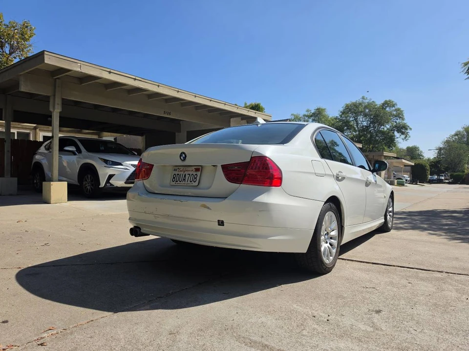 2009 BMW E90 3 Series Sedan - Image 4 of 9