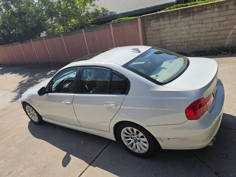 2009 BMW E90 3 Series Sedan - Image 6 of 9