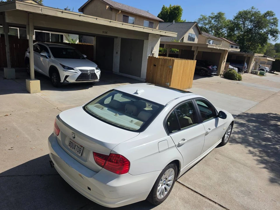 2009 BMW E90 3 Series Sedan - Image 5 of 9