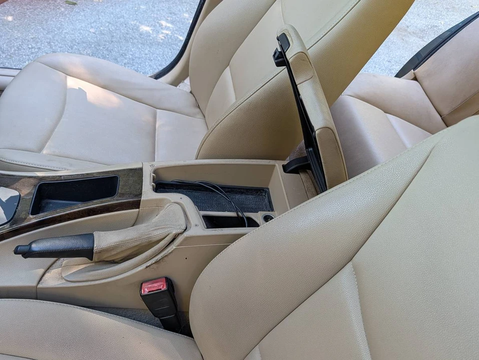 2009 BMW E90 3 Series Sedan - Image 9 of 24