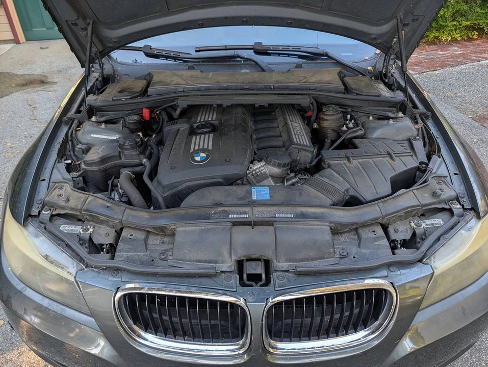 2009 BMW E90 3 Series Sedan - Image 5 of 24