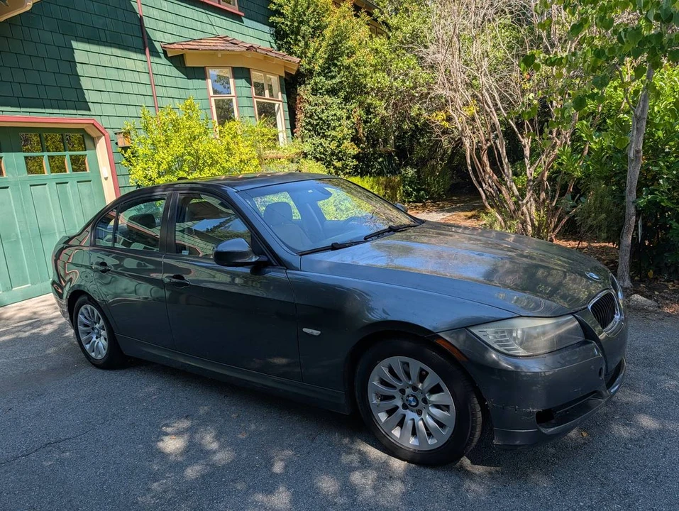 2009 BMW E90 3 Series Sedan - Image 23 of 24