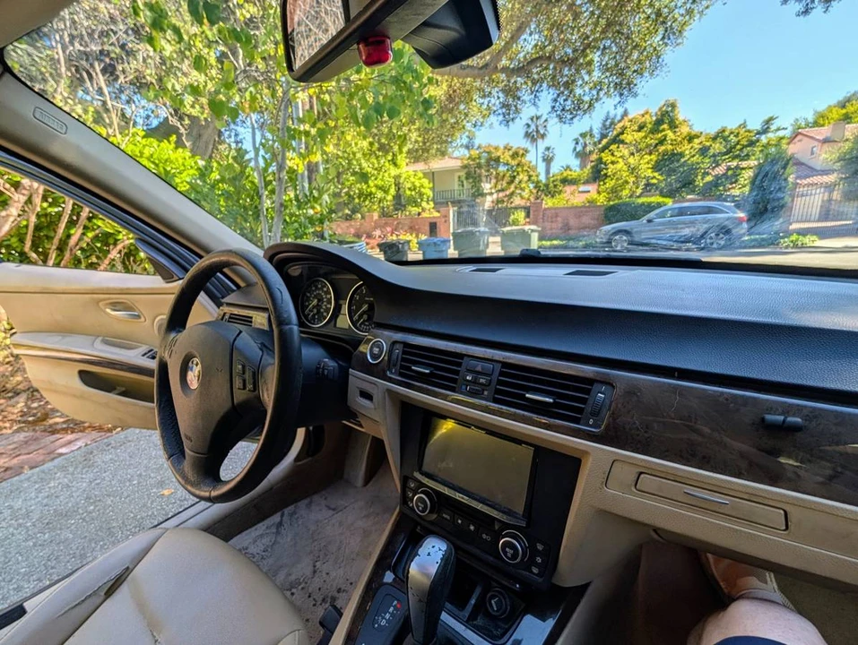 2009 BMW E90 3 Series Sedan - Image 13 of 24