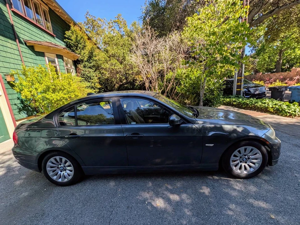 2009 BMW E90 3 Series Sedan - Image 18 of 24