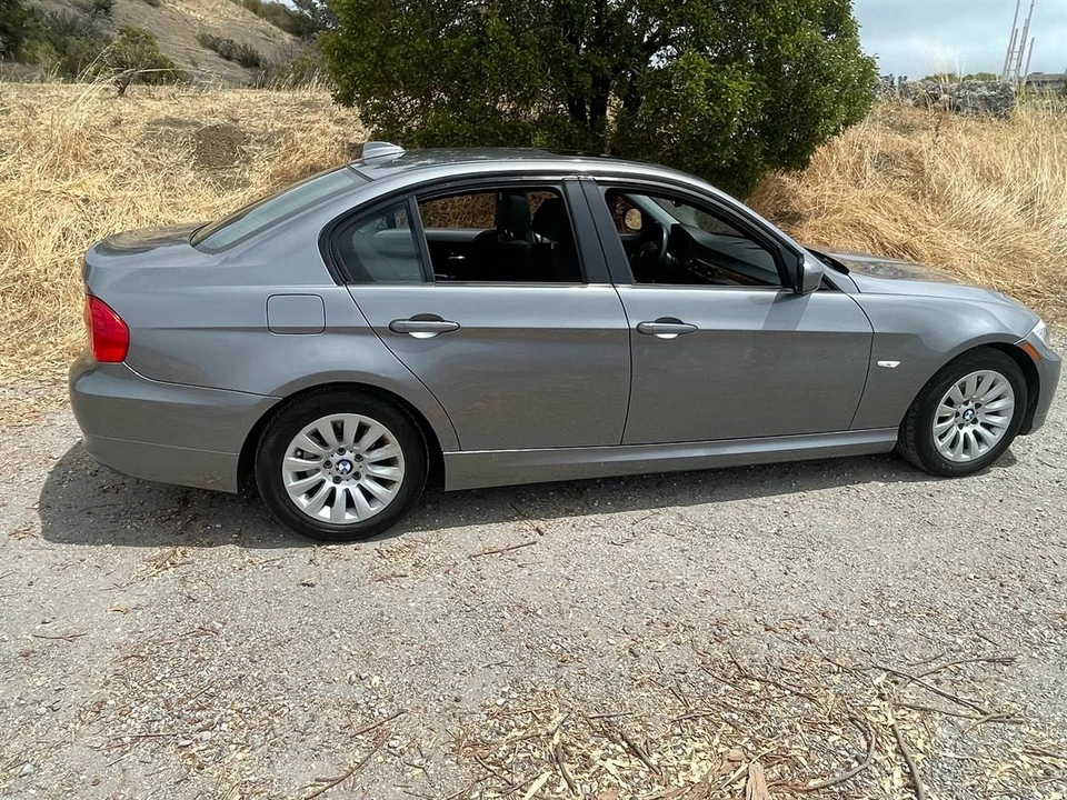 2009 BMW E90 3 Series Sedan - Image 4 of 14