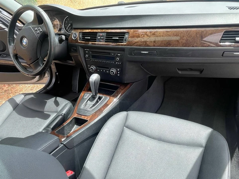 2009 BMW E90 3 Series Sedan - Image 10 of 14