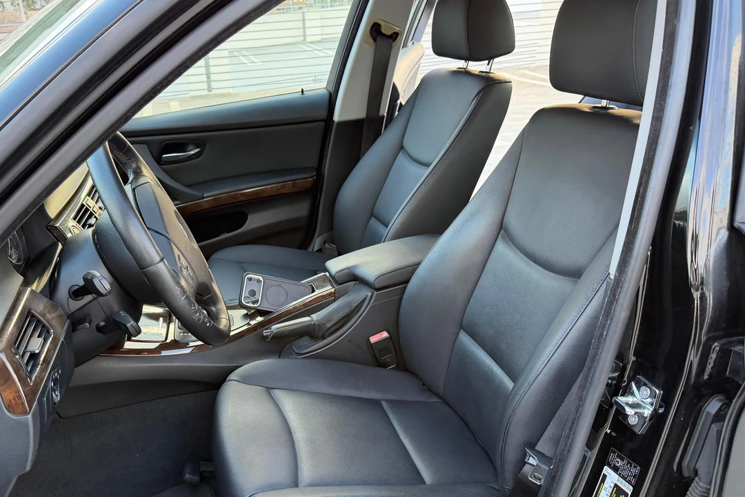2009 BMW E90 3 Series Sedan - Image 27 of 31