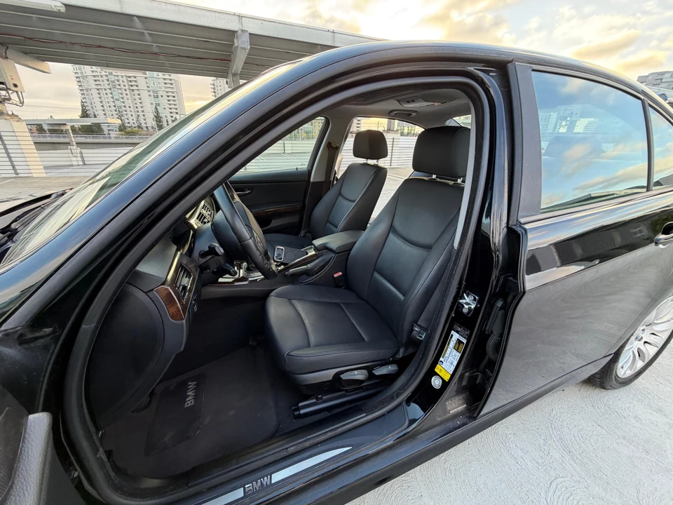 2009 BMW E90 3 Series Sedan - Image 30 of 31