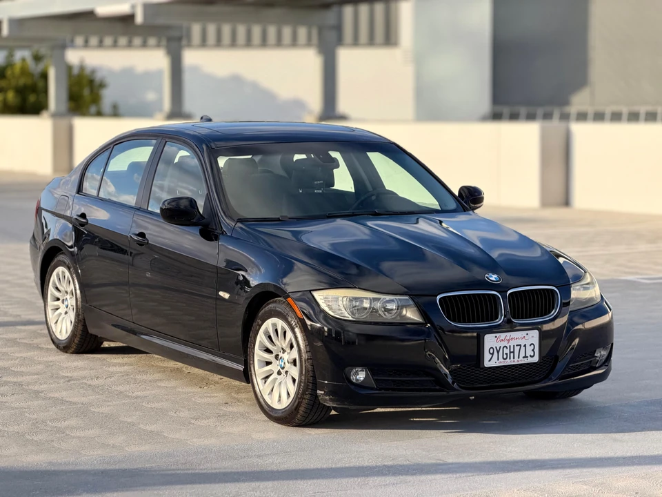 2009 BMW E90 3 Series Sedan - Image 16 of 31