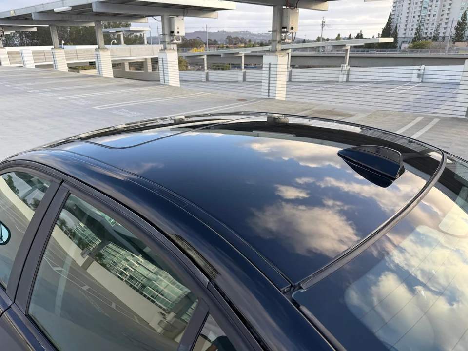 2009 BMW E90 3 Series Sedan - Image 19 of 31