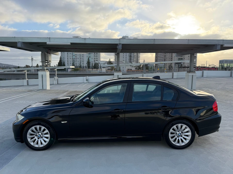 2009 BMW E90 3 Series Sedan - Image 8 of 31