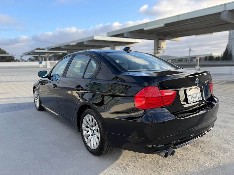 2009 BMW E90 3 Series Sedan - Image 10 of 31