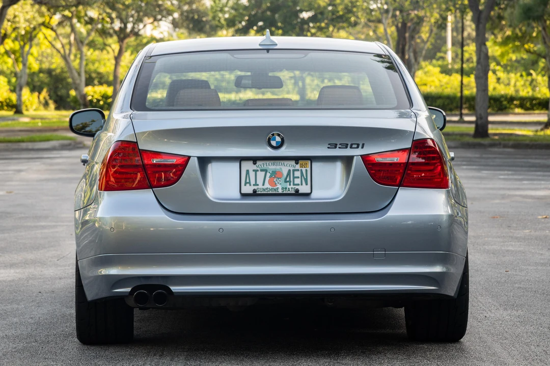 2009 BMW E90 3 Series Sedan - Image 5 of 31