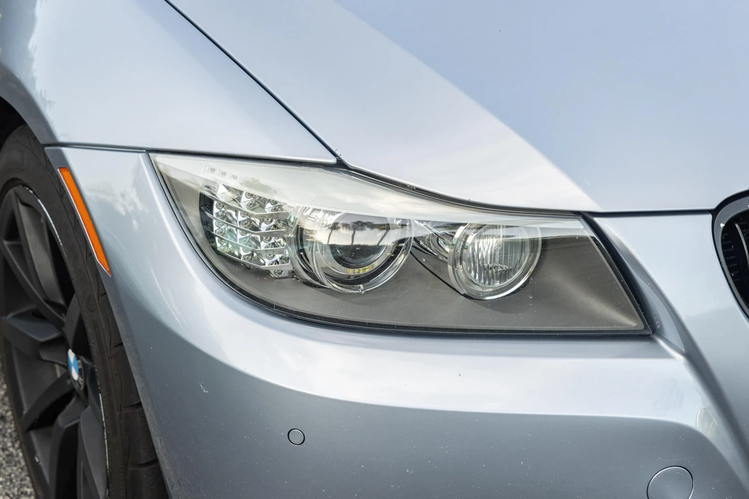 2009 BMW E90 3 Series Sedan - Image 11 of 31