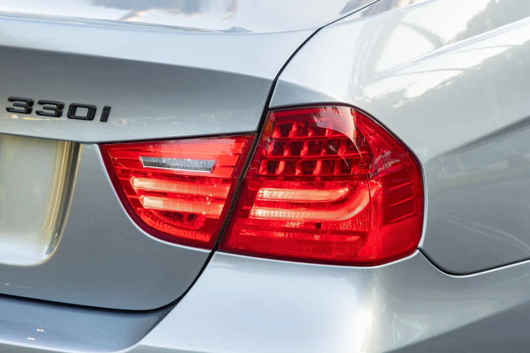 2009 BMW E90 3 Series Sedan - Image 18 of 31