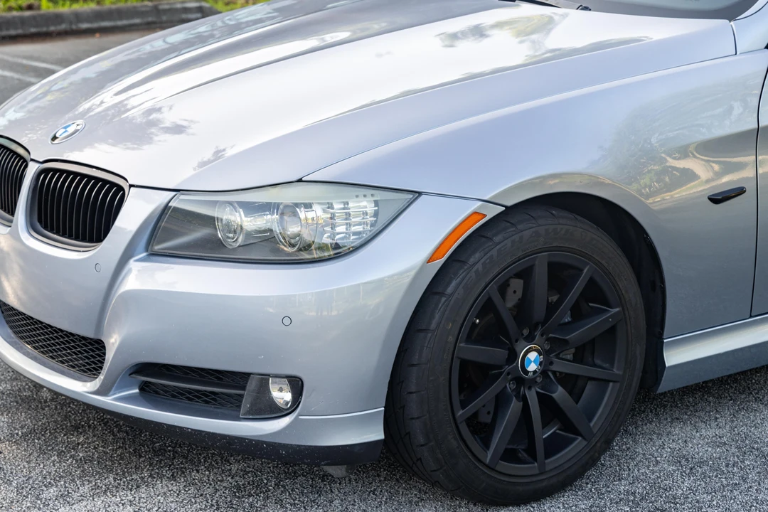 2009 BMW E90 3 Series Sedan - Image 27 of 31