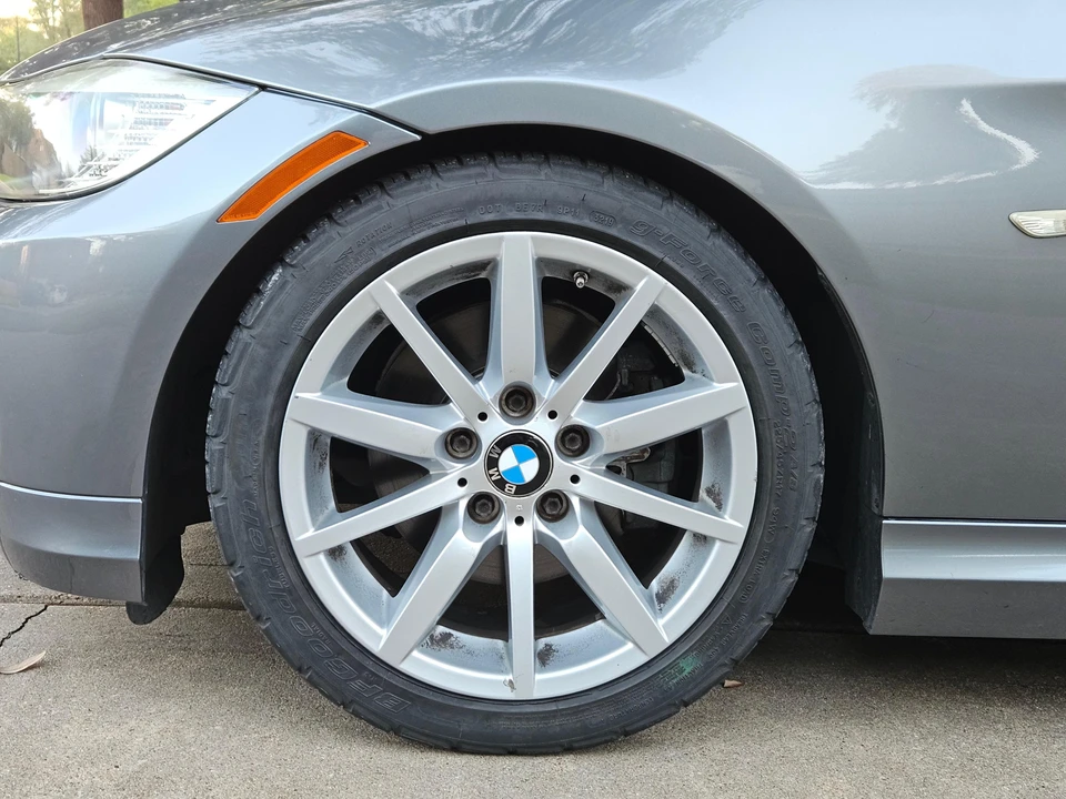 2009 BMW E90 3 Series Sedan - Image 24 of 31