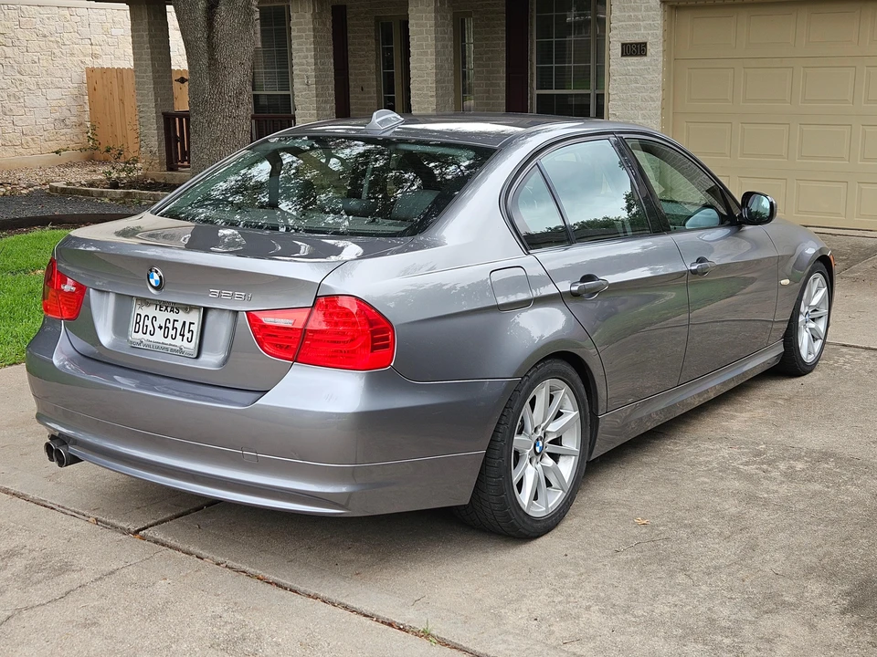 2009 BMW E90 3 Series Sedan - Image 10 of 31