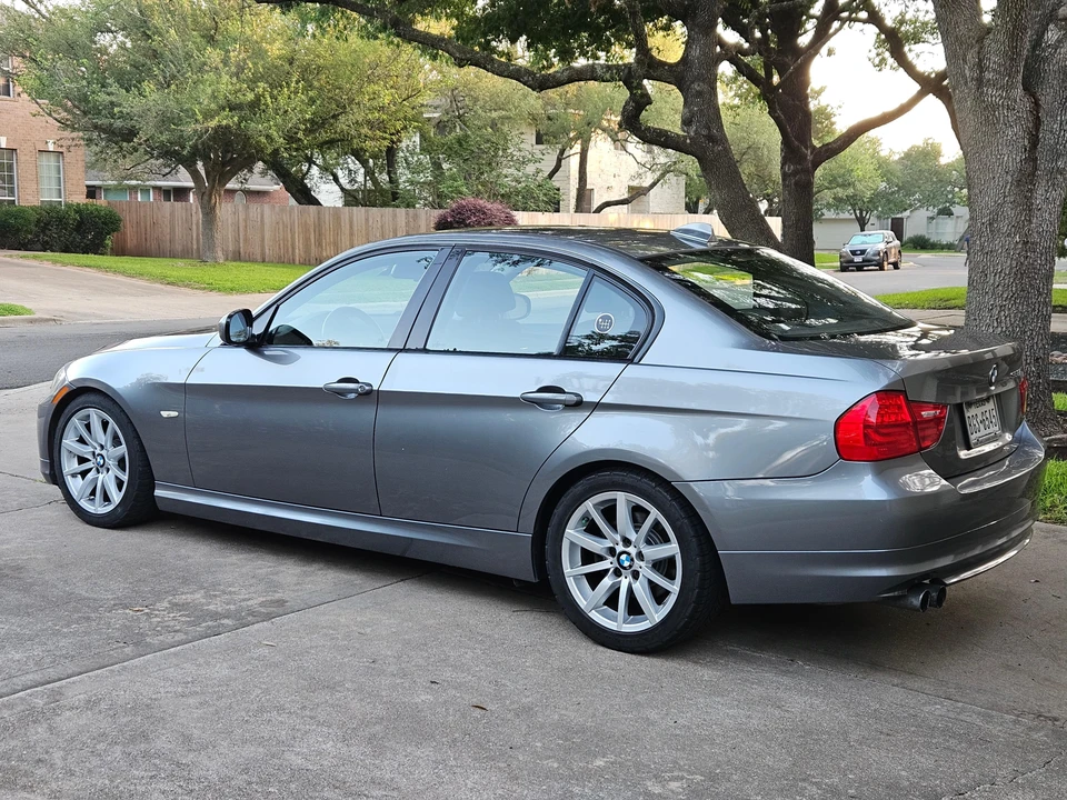 2009 BMW E90 3 Series Sedan - Image 8 of 31