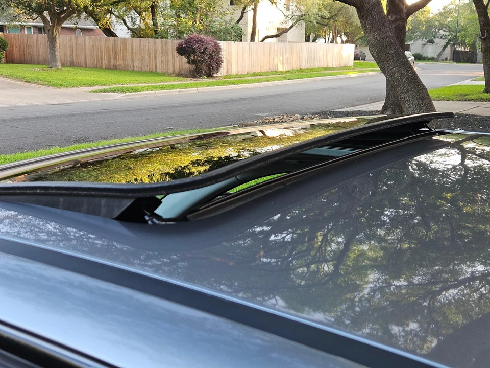 2009 BMW E90 3 Series Sedan - Image 22 of 31