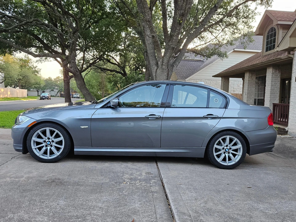 2009 BMW E90 3 Series Sedan - Image 7 of 31