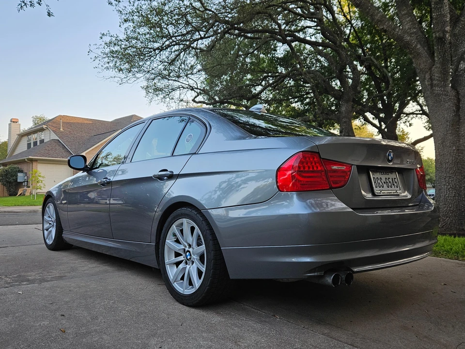 2009 BMW E90 3 Series Sedan - Image 9 of 31