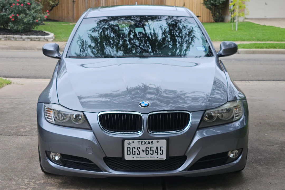 2009 BMW E90 3 Series Sedan - Image 2 of 31