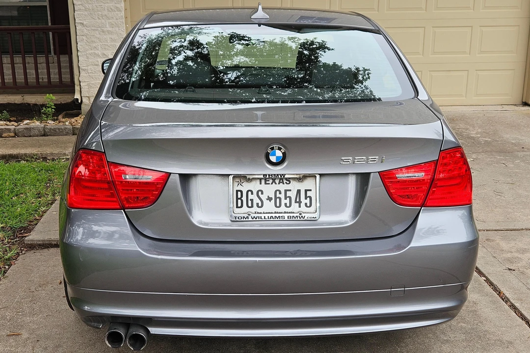 2009 BMW E90 3 Series Sedan - Image 5 of 31